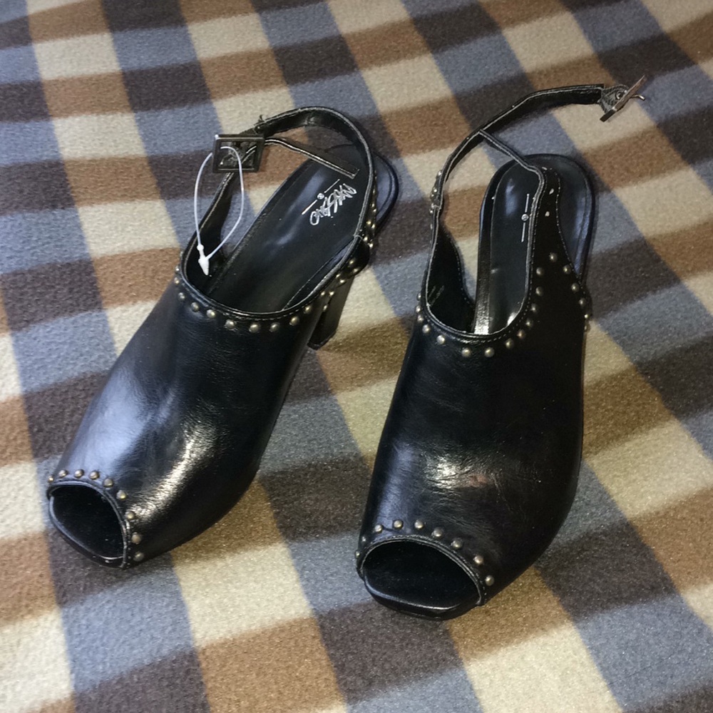 Studded back strap 3in heels